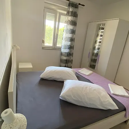 Visic Apartment Murter